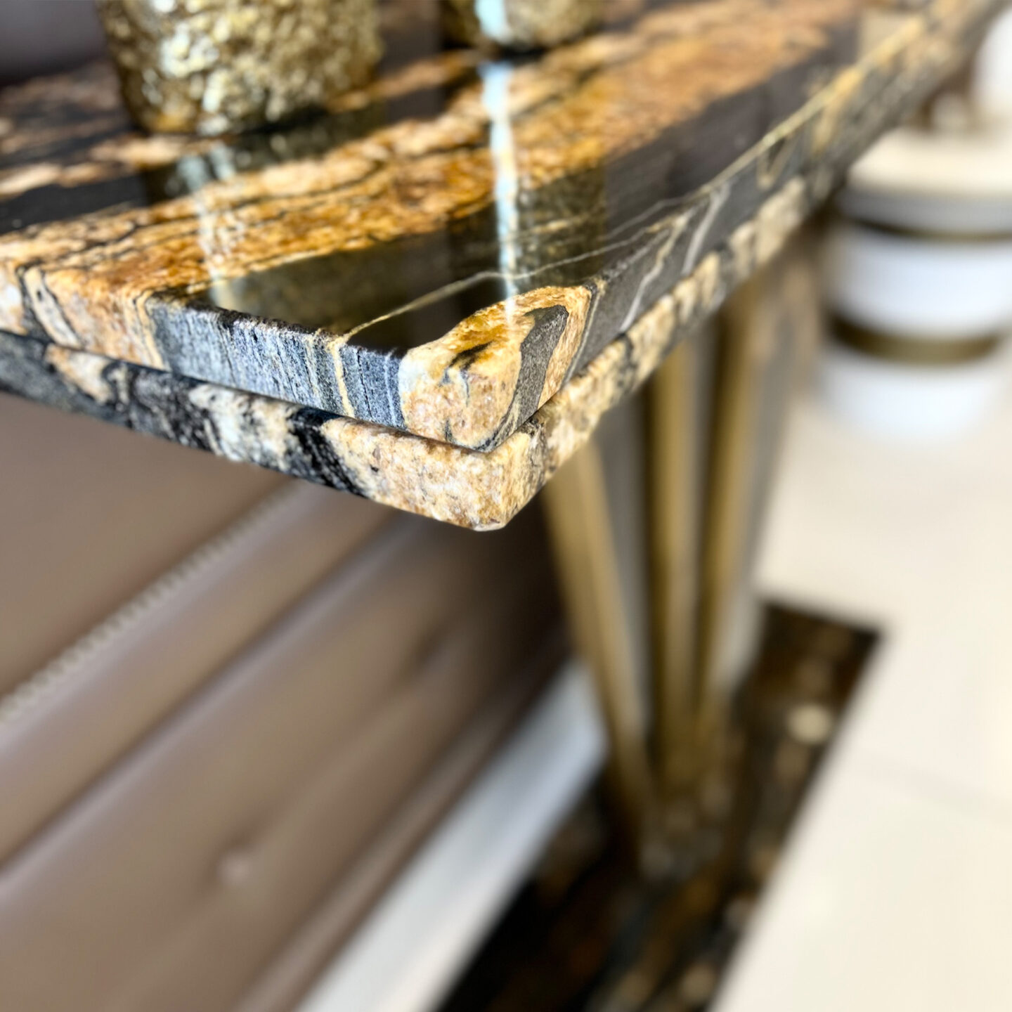 Photo inspiration: Fresh Look at Exclusive Art Deco Style Console Table